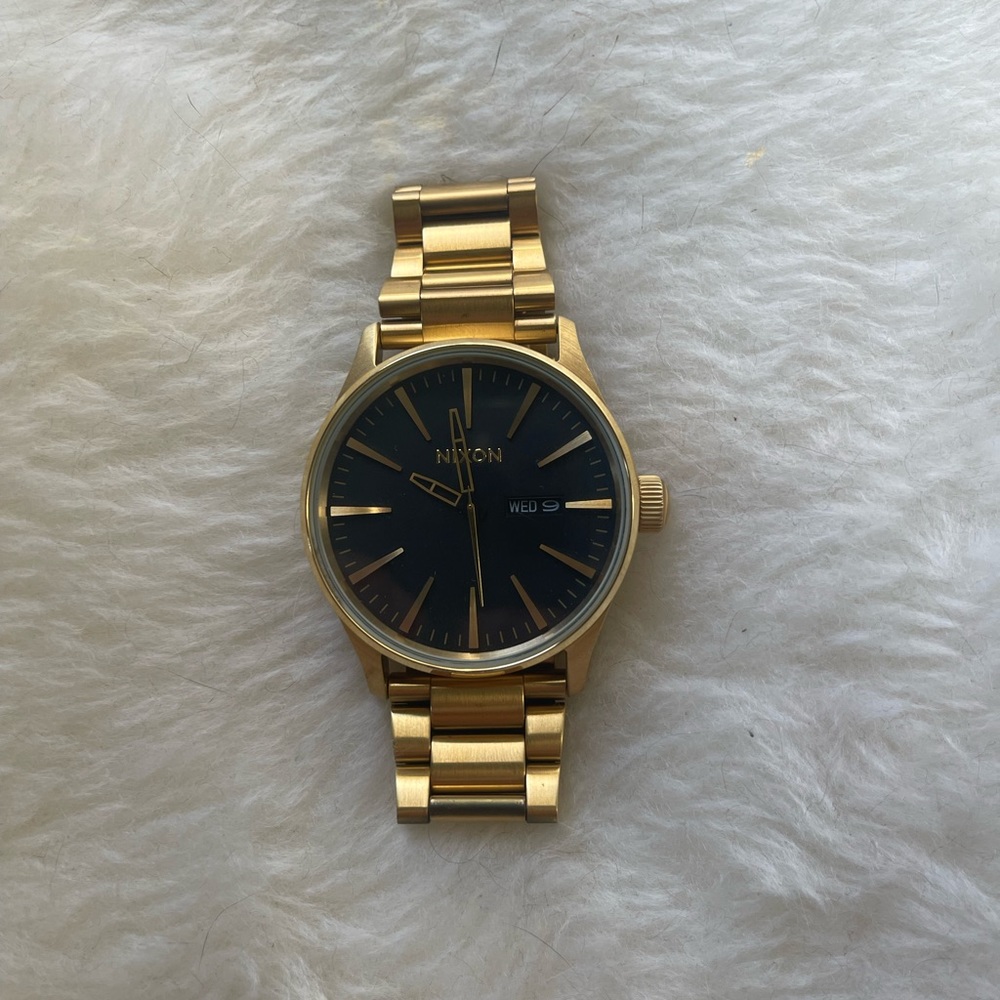 Nixon watch